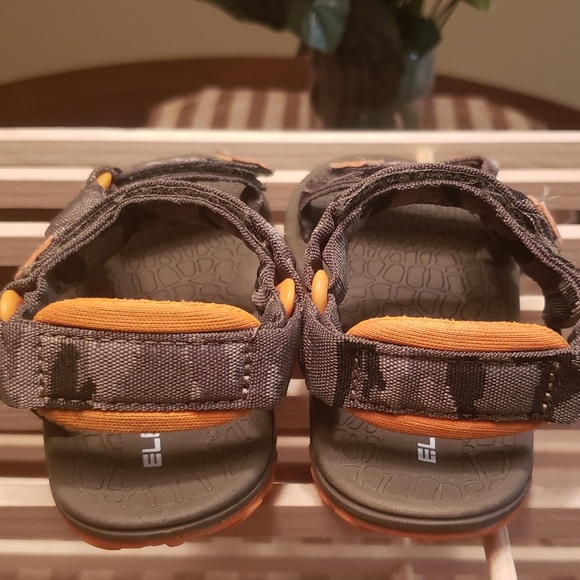 Sandals - Picture 3 of 5